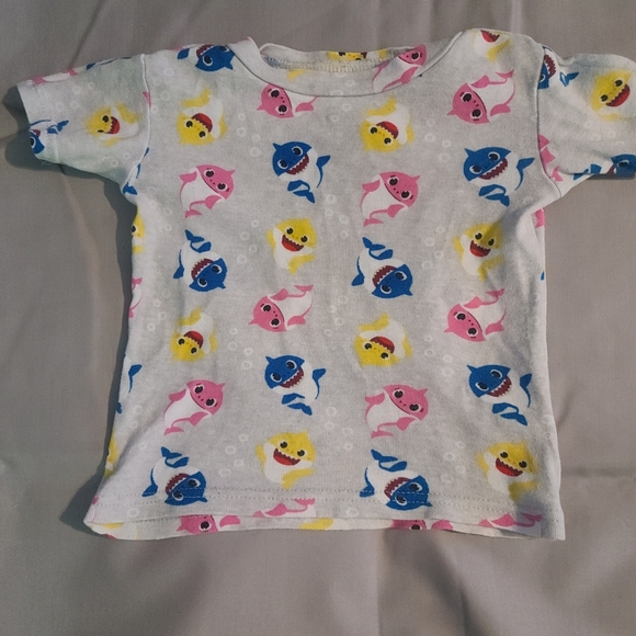 2t Pink Fong Baby Shark Pajamas - Picture 2 of 5